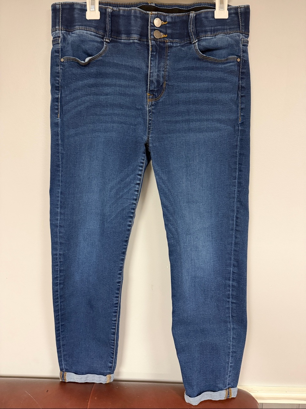 Apt 9 Super Stretchy Cuffed Ankle Capri Denim Jeans, 14